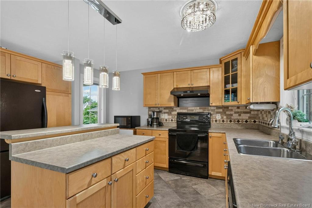 242 Doreen Cres, Dieppe, NB