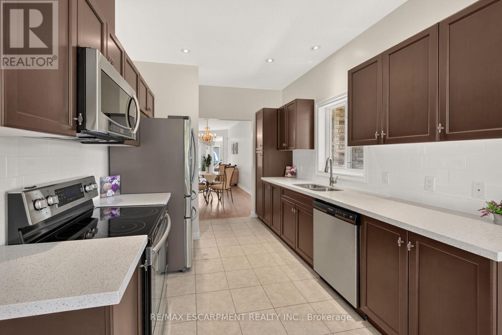 14 Ecker Lane, Hamilton, ON