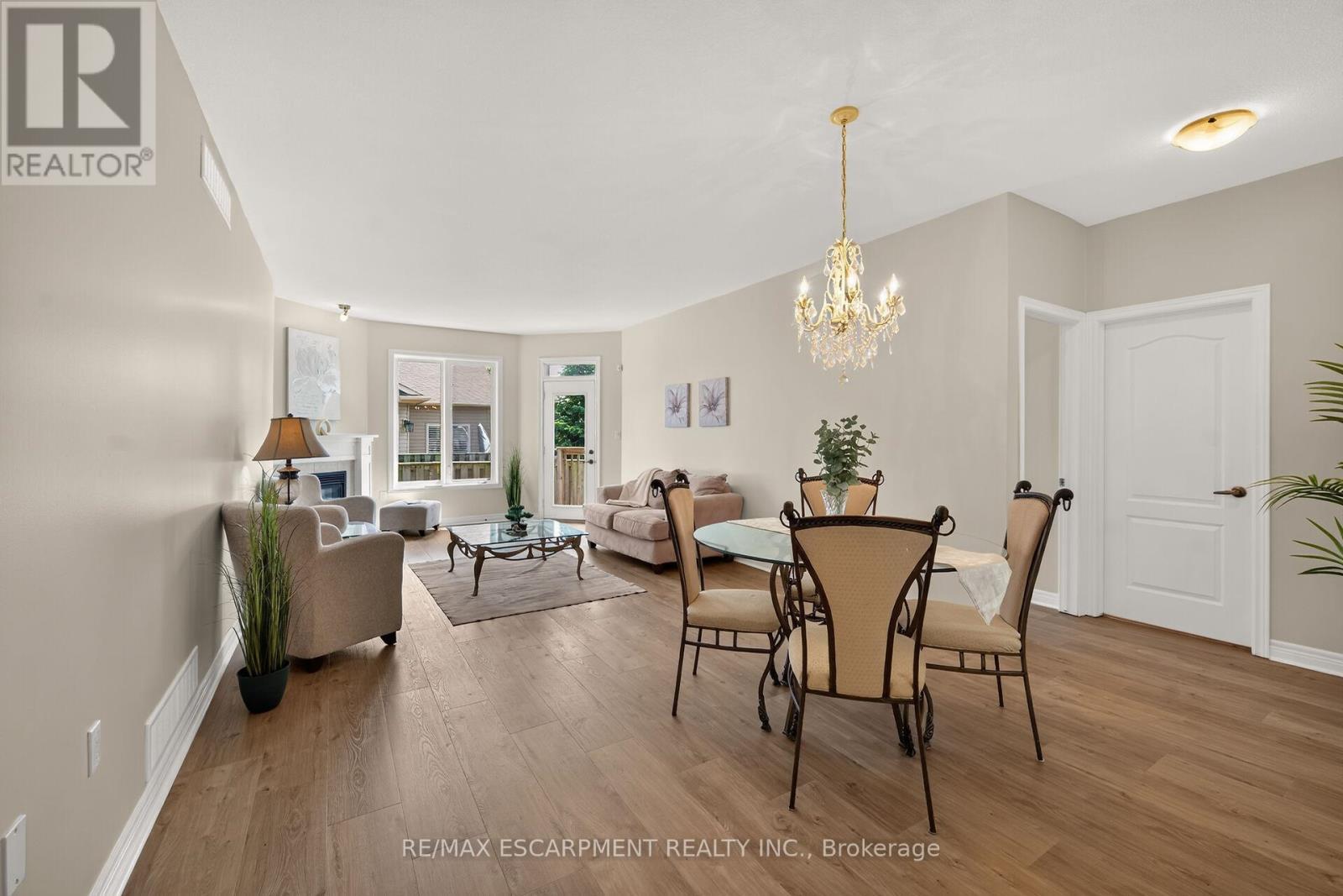 14 Ecker Lane, Hamilton, ON