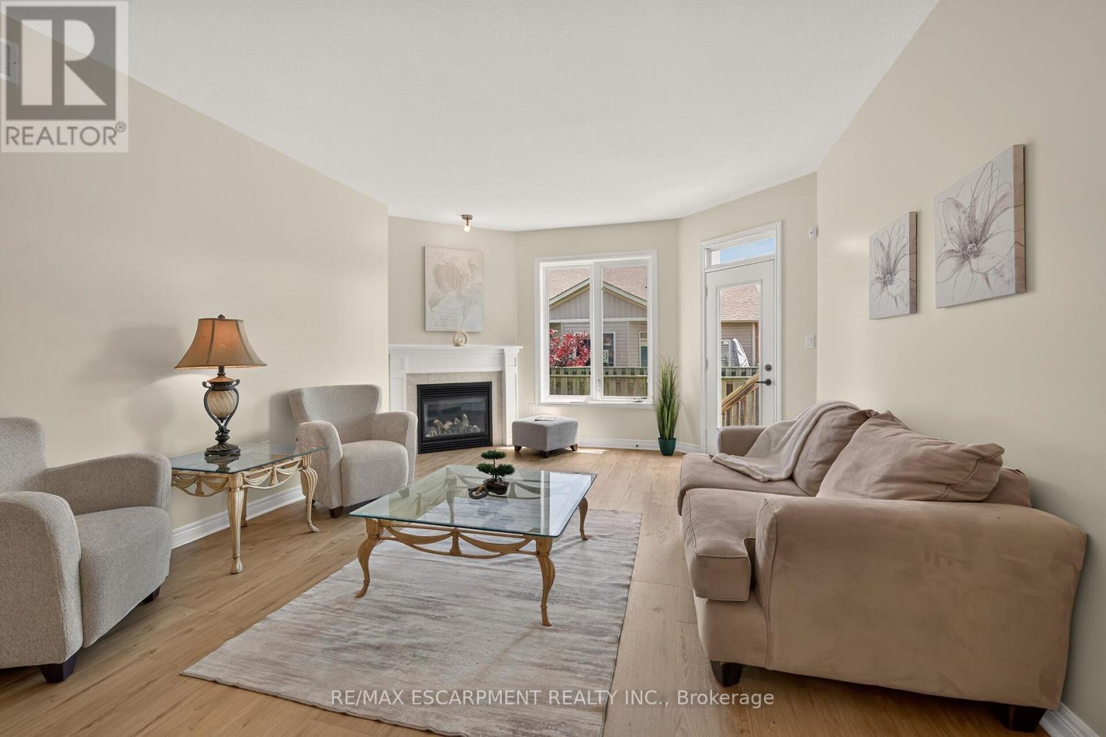 14 Ecker Lane, Hamilton, ON