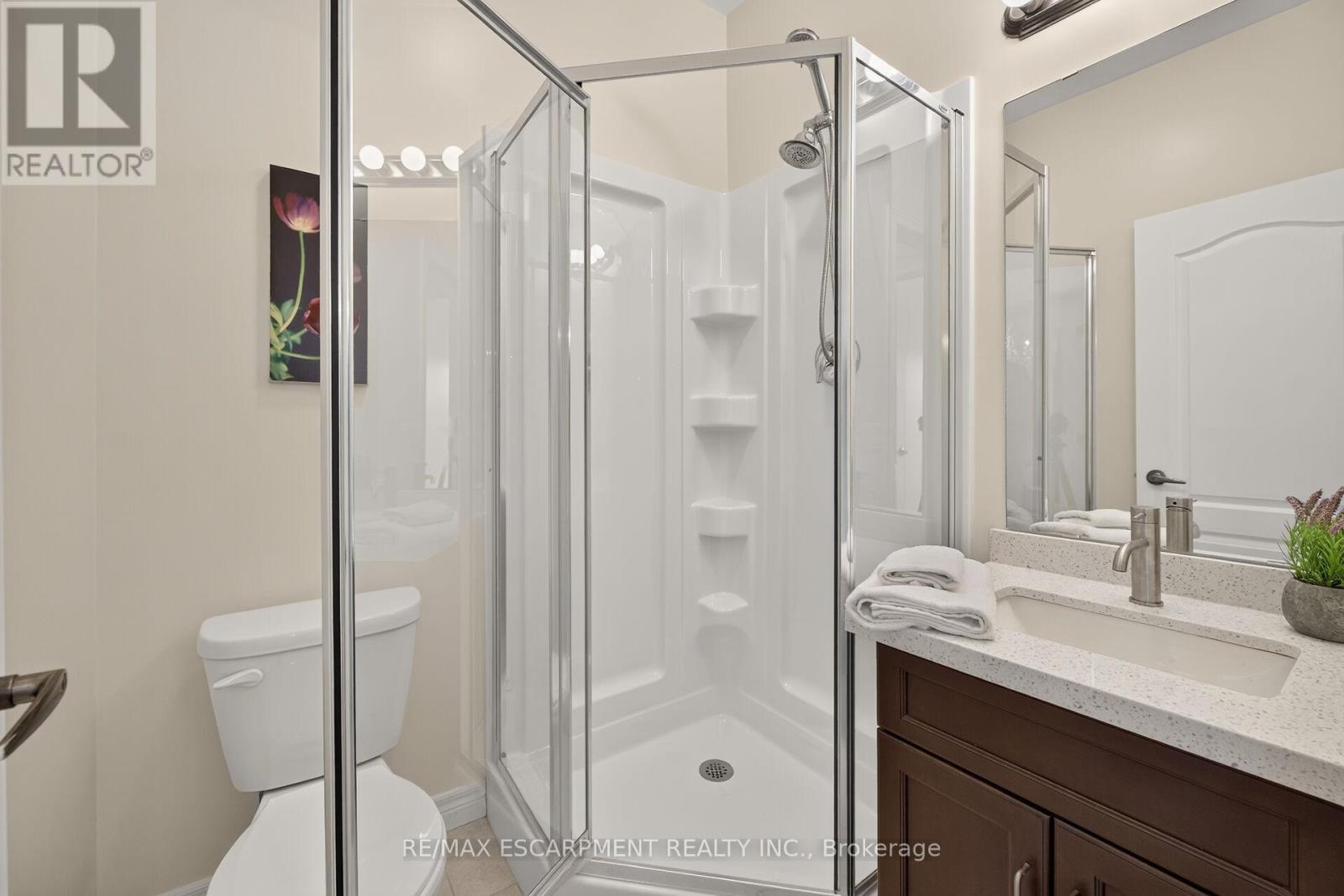 14 Ecker Lane, Hamilton, ON