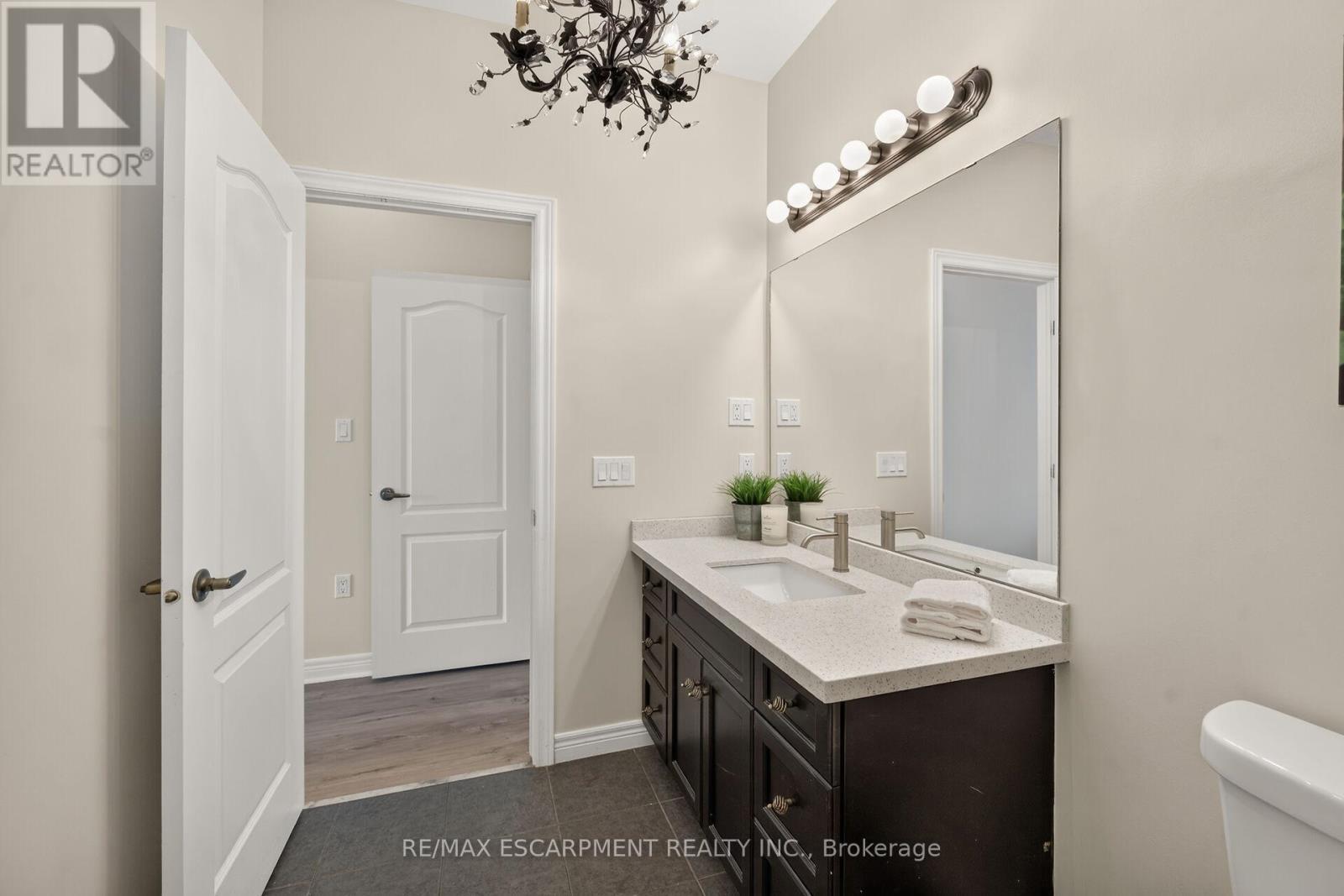 14 Ecker Lane, Hamilton, ON