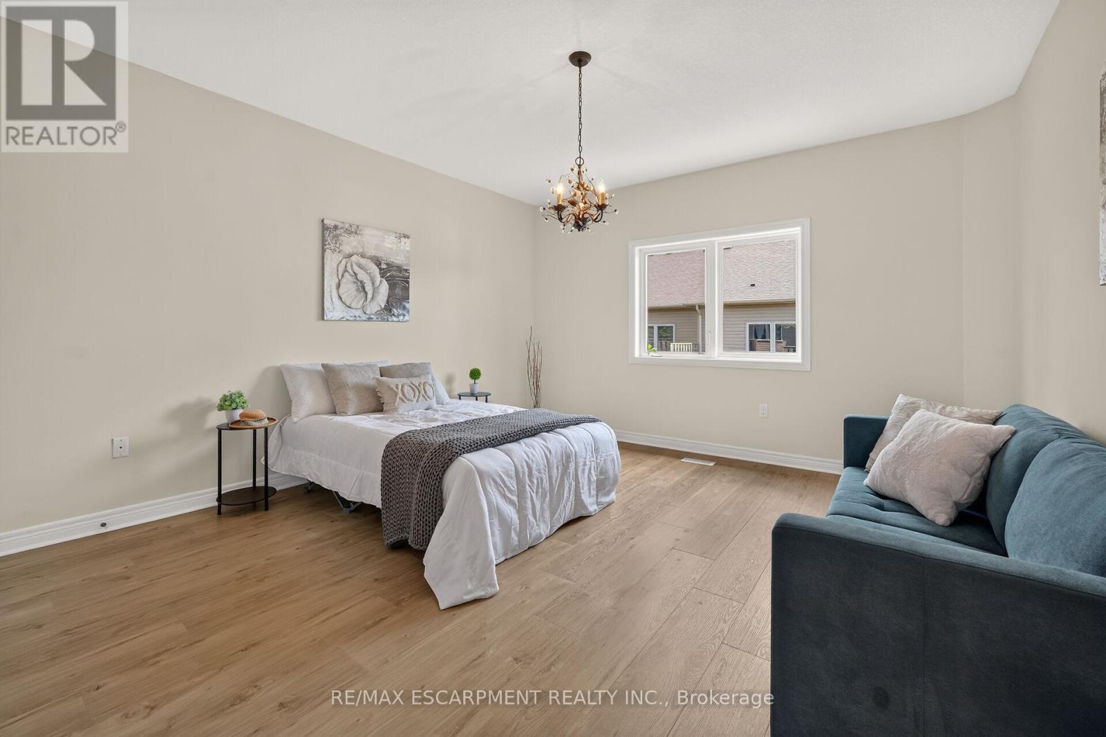 14 Ecker Lane, Hamilton, ON