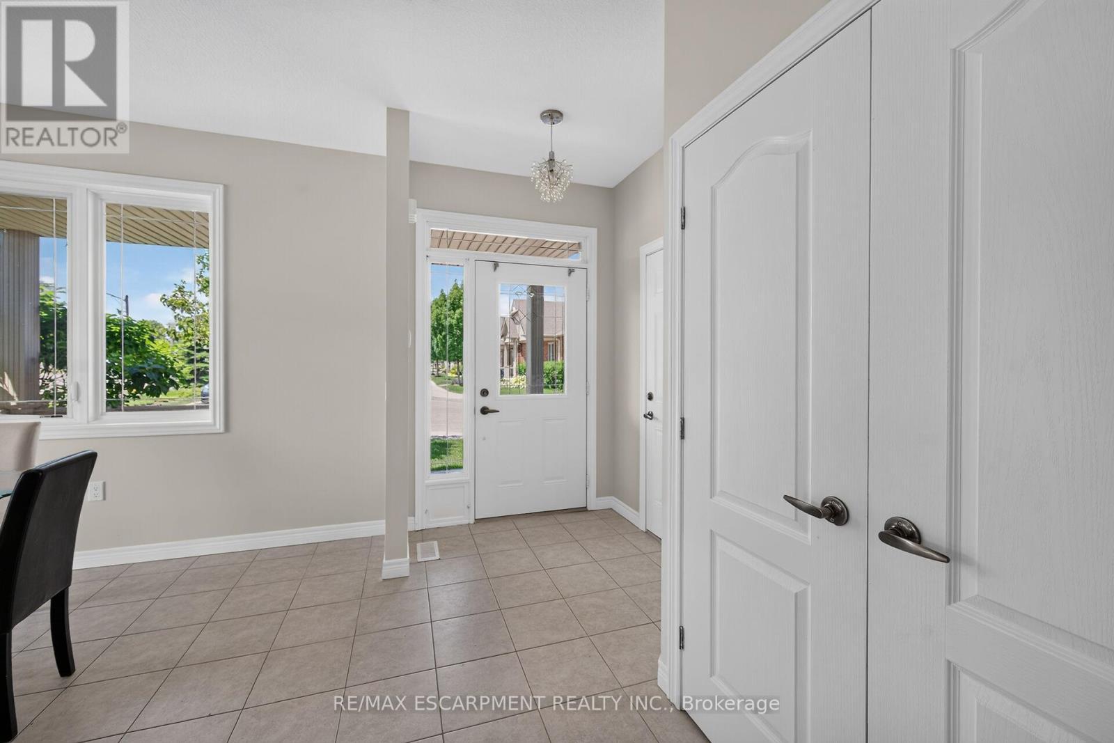 14 Ecker Lane, Hamilton, ON