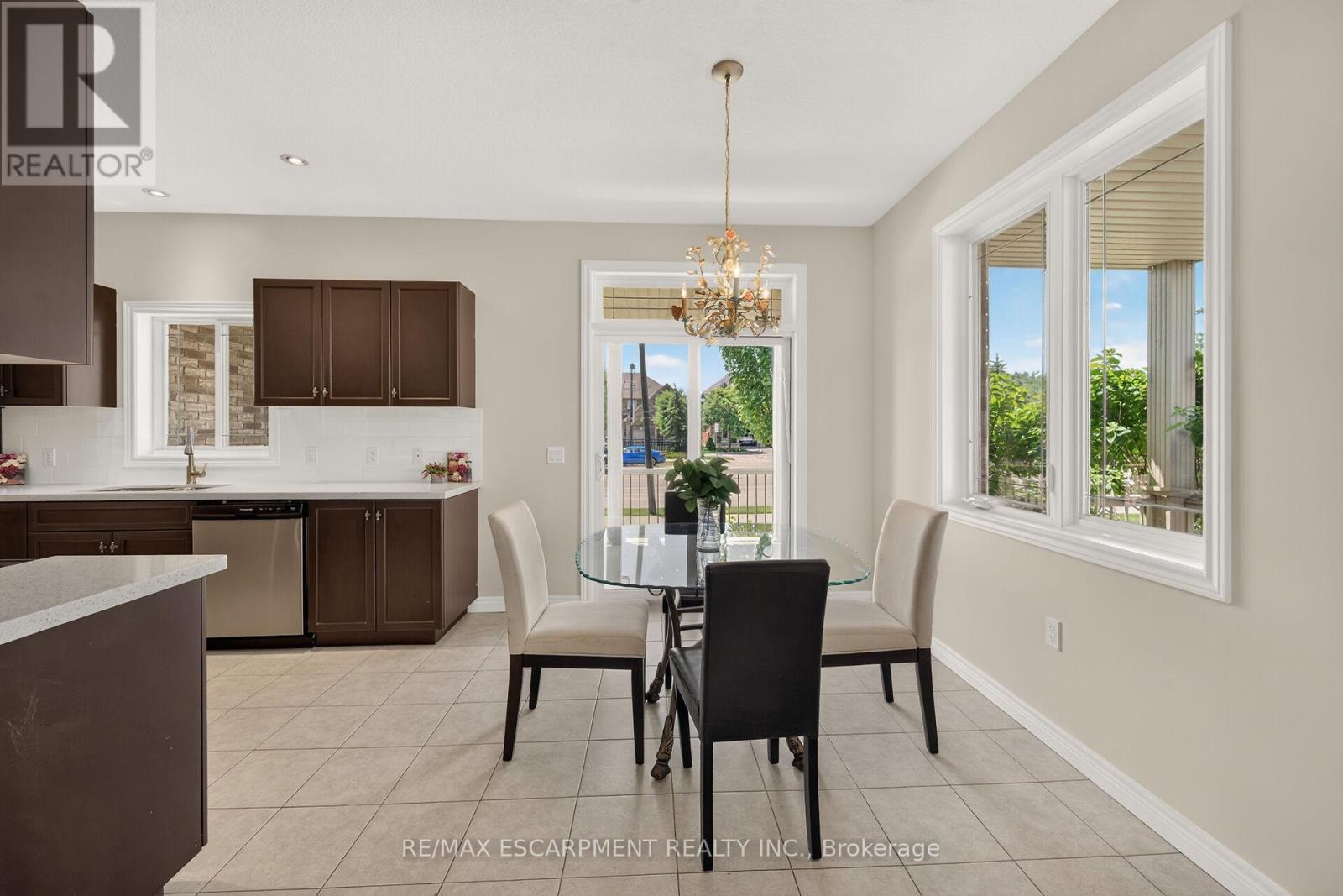 14 Ecker Lane, Hamilton, ON