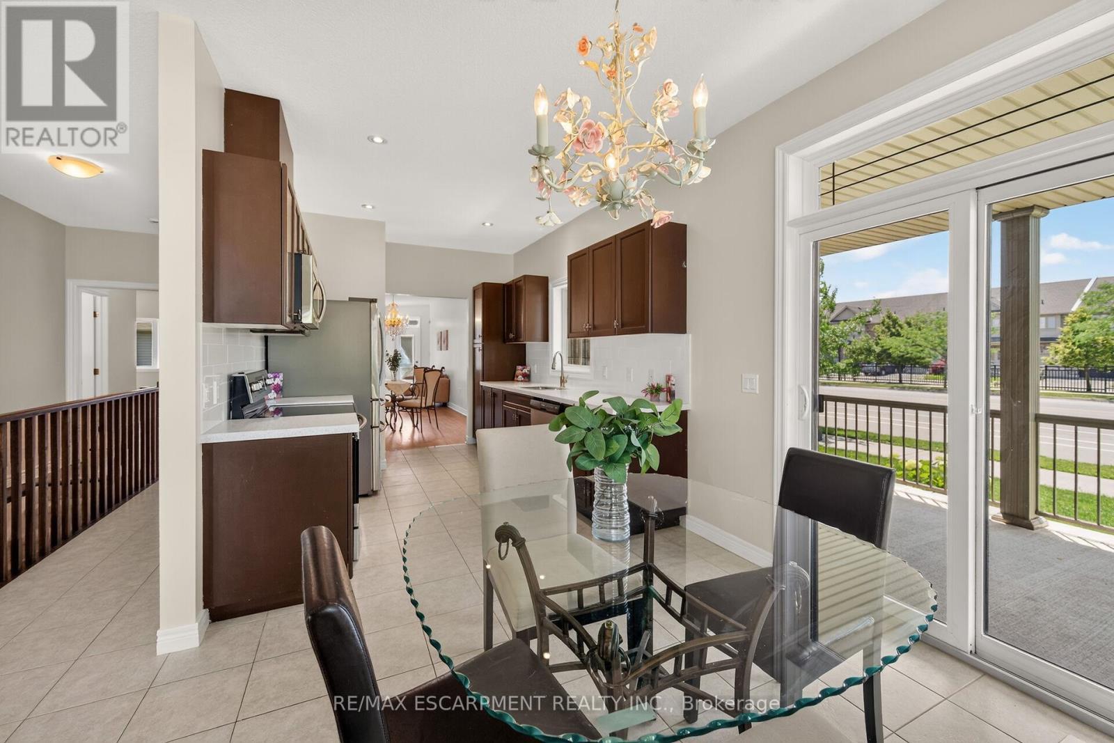 14 Ecker Lane, Hamilton, ON