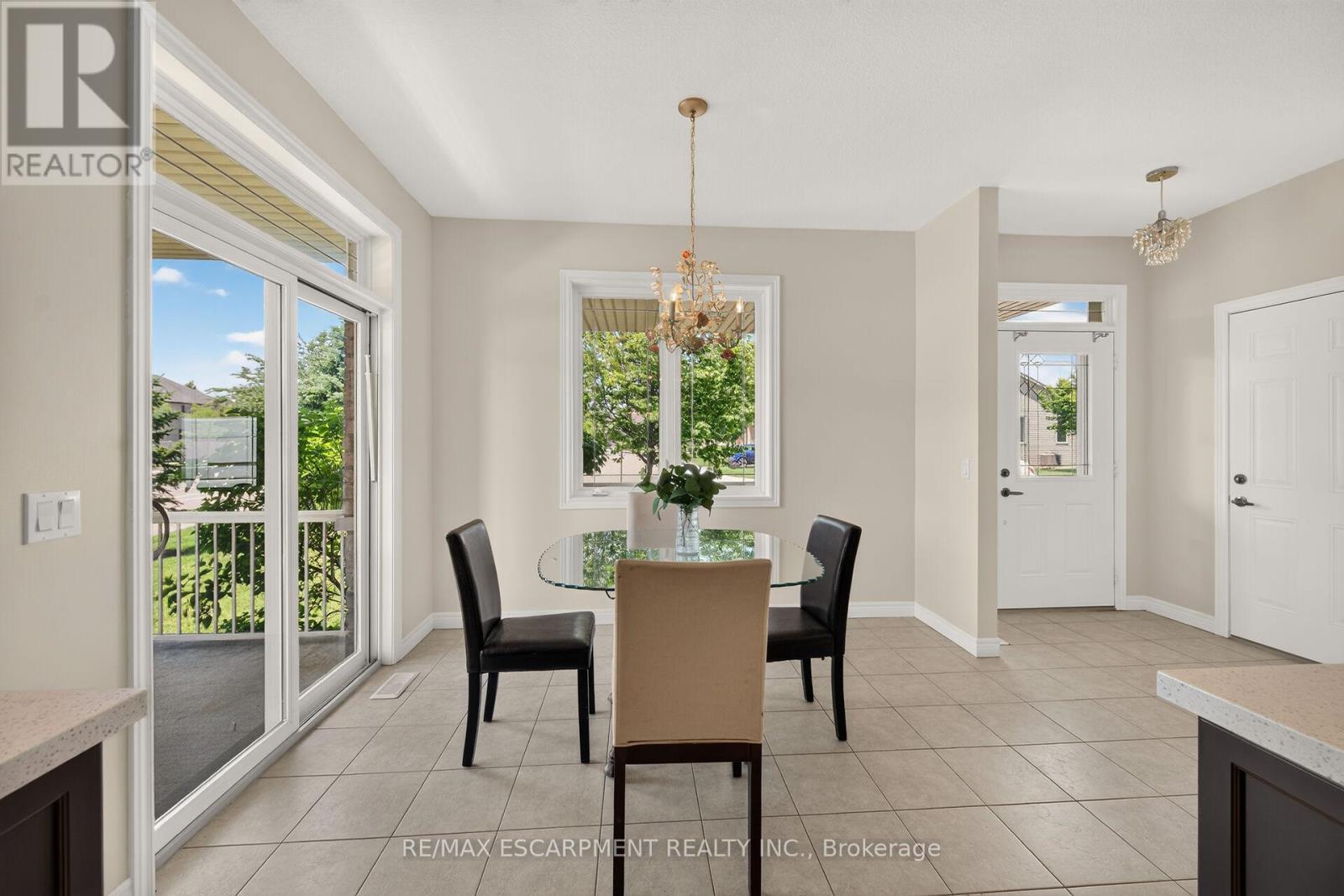 14 Ecker Lane, Hamilton, ON