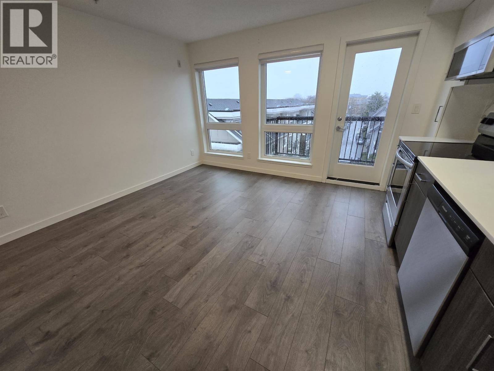 2551 Kingsway, Vancouver, BC
