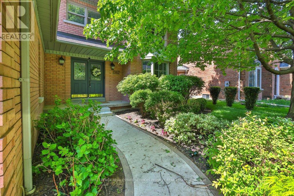 1962 Calgary Court, Mississauga, ON