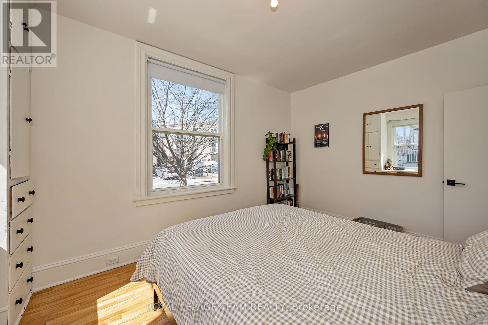 11 Sherbrooke Avenue, Ottawa, ON