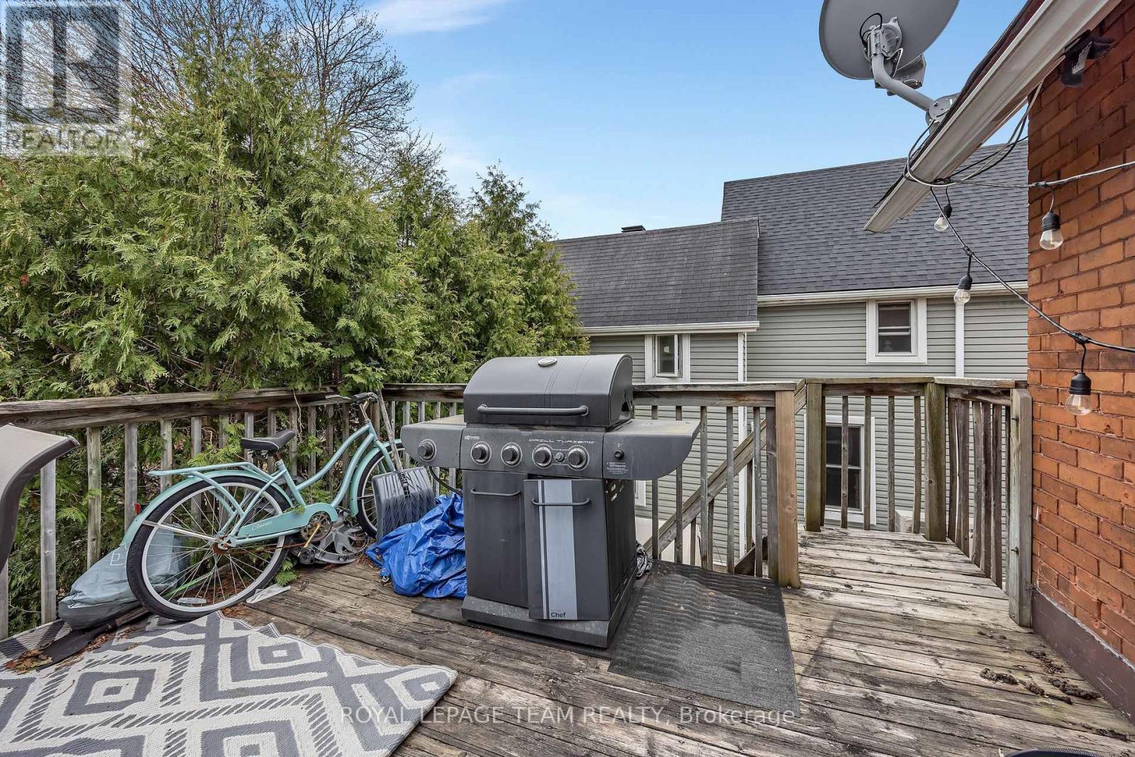 11 Sherbrooke Avenue, Ottawa, ON