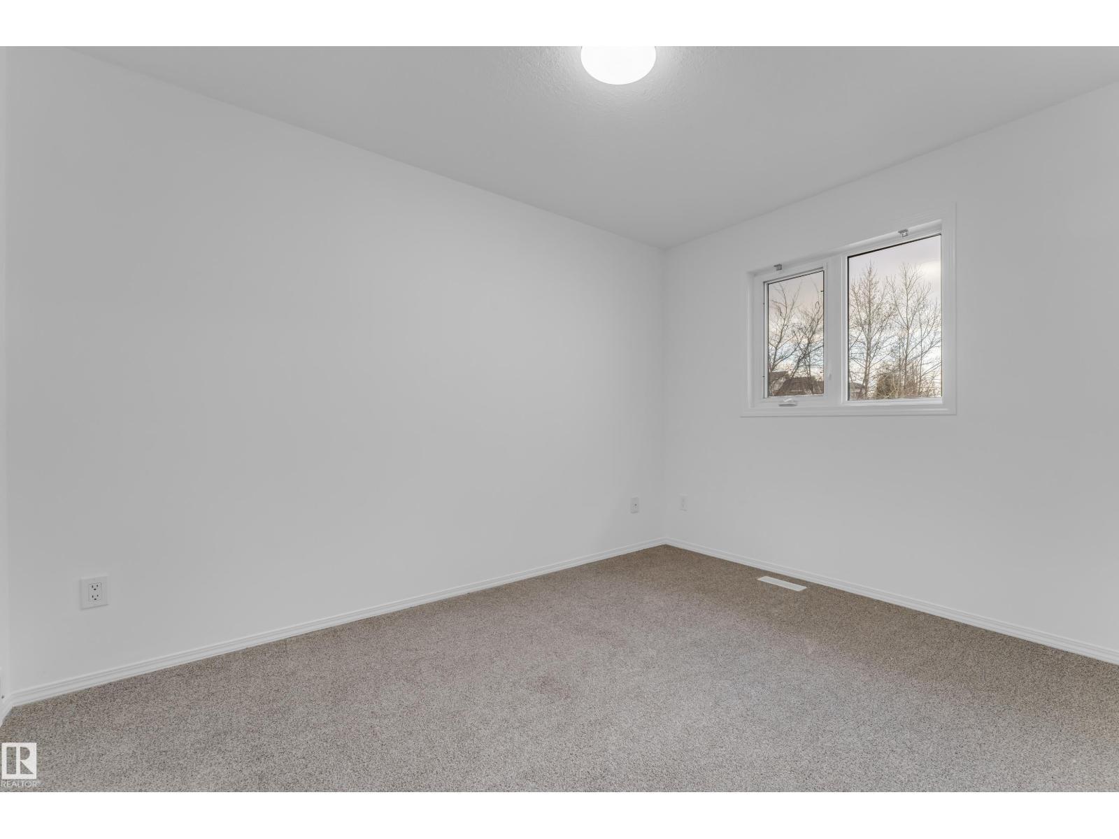 4103 37A Av Nw, Edmonton, AB