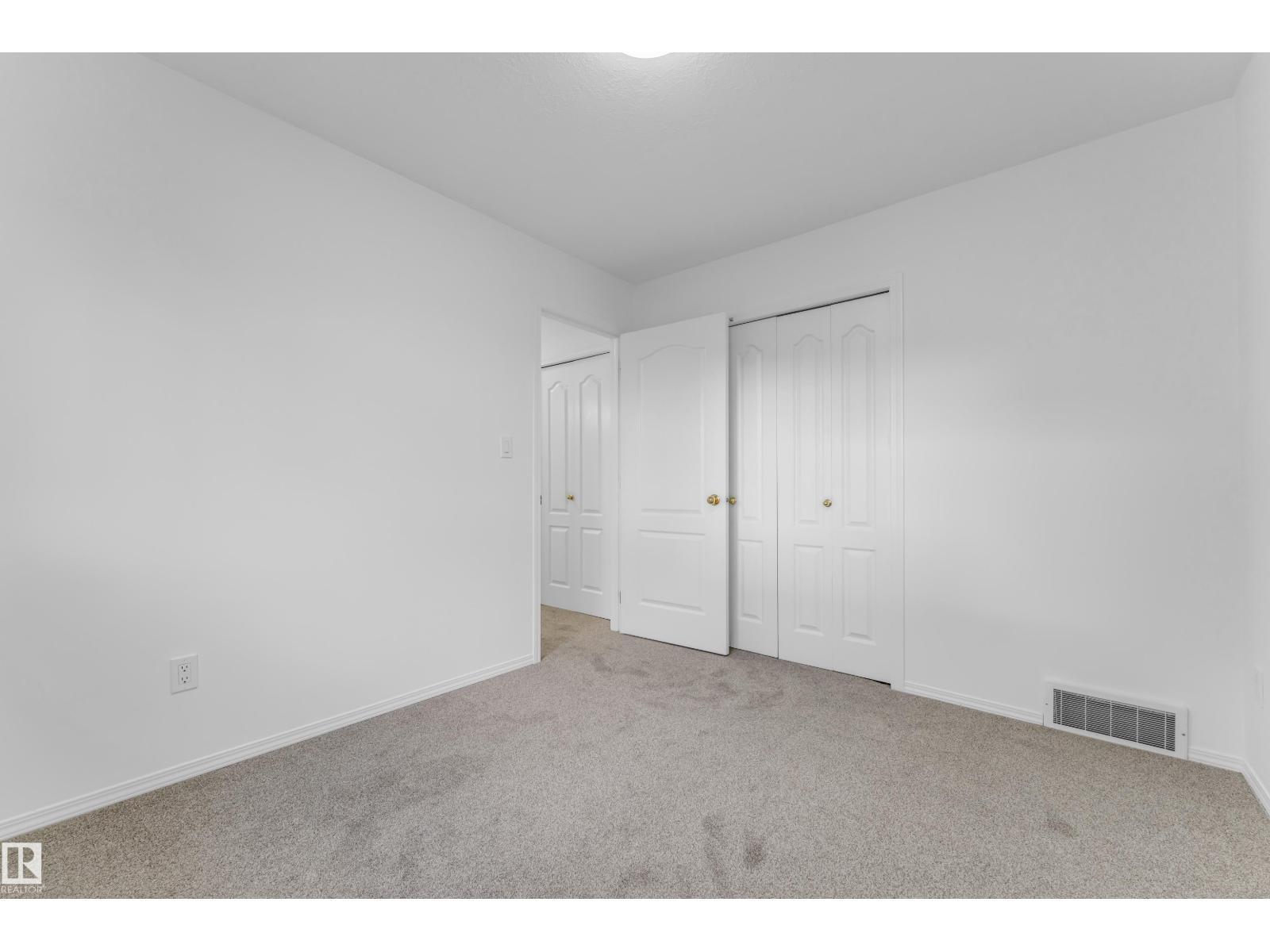 4103 37A Av Nw, Edmonton, AB