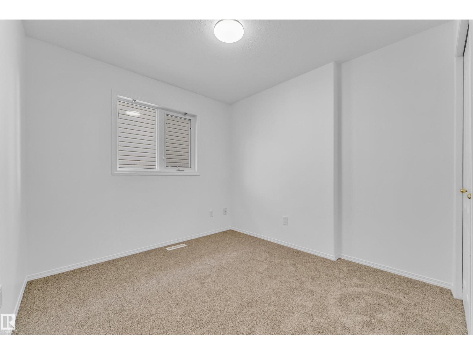 4103 37A Av Nw, Edmonton, AB