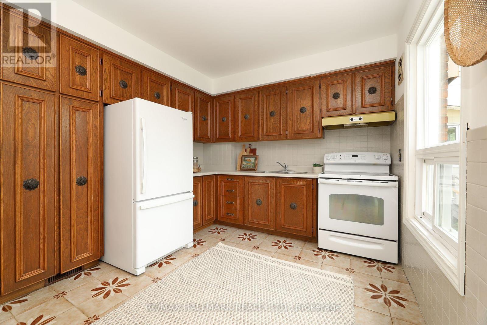 259 Wolverleigh Boulevard, Toronto, ON