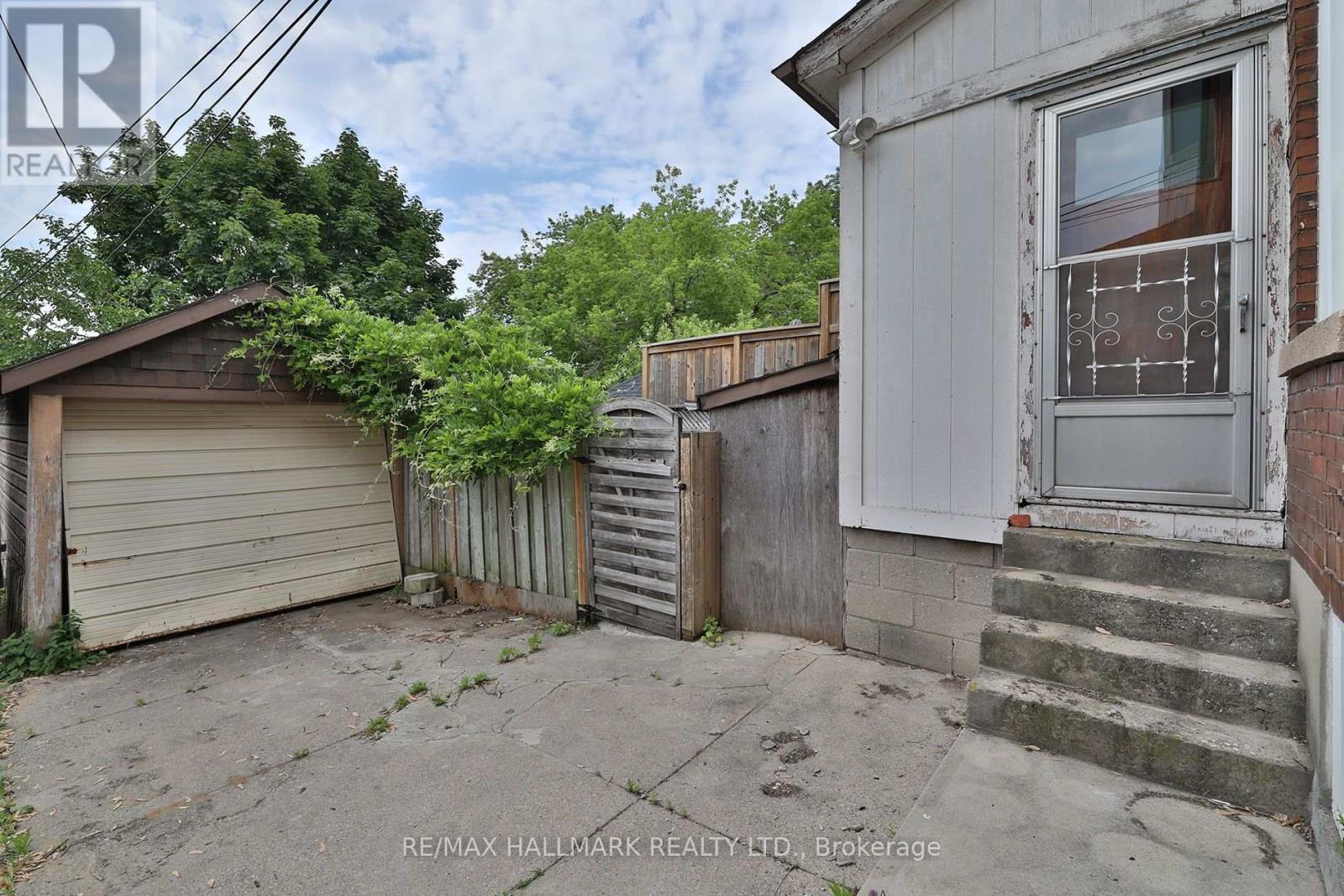 259 Wolverleigh Boulevard, Toronto, ON