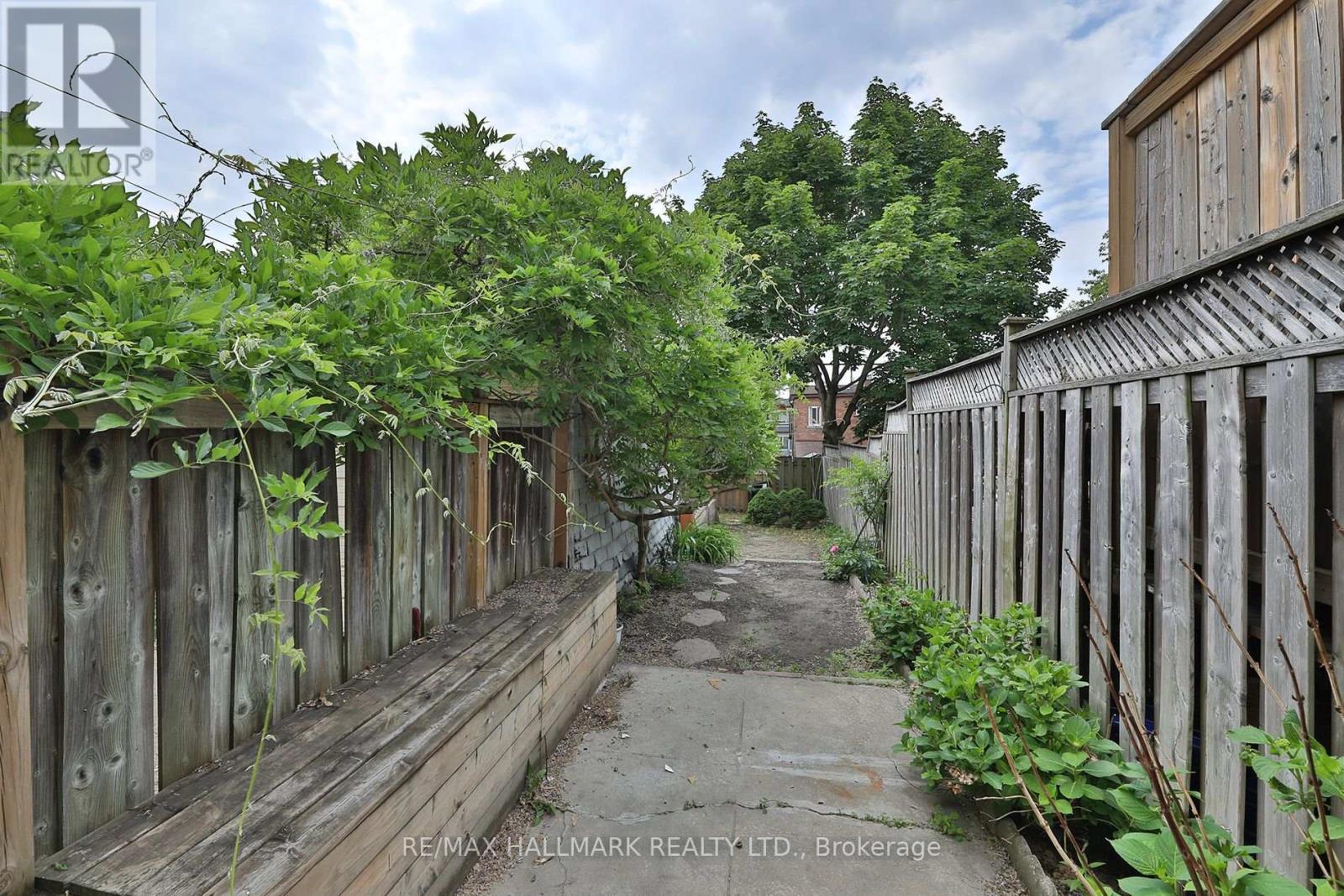 259 Wolverleigh Boulevard, Toronto, ON