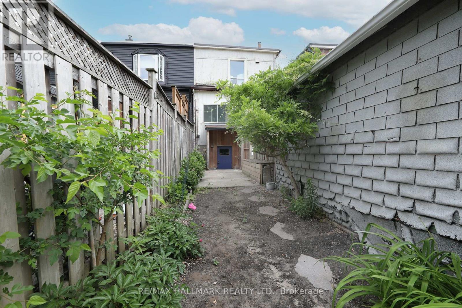 259 Wolverleigh Boulevard, Toronto, ON