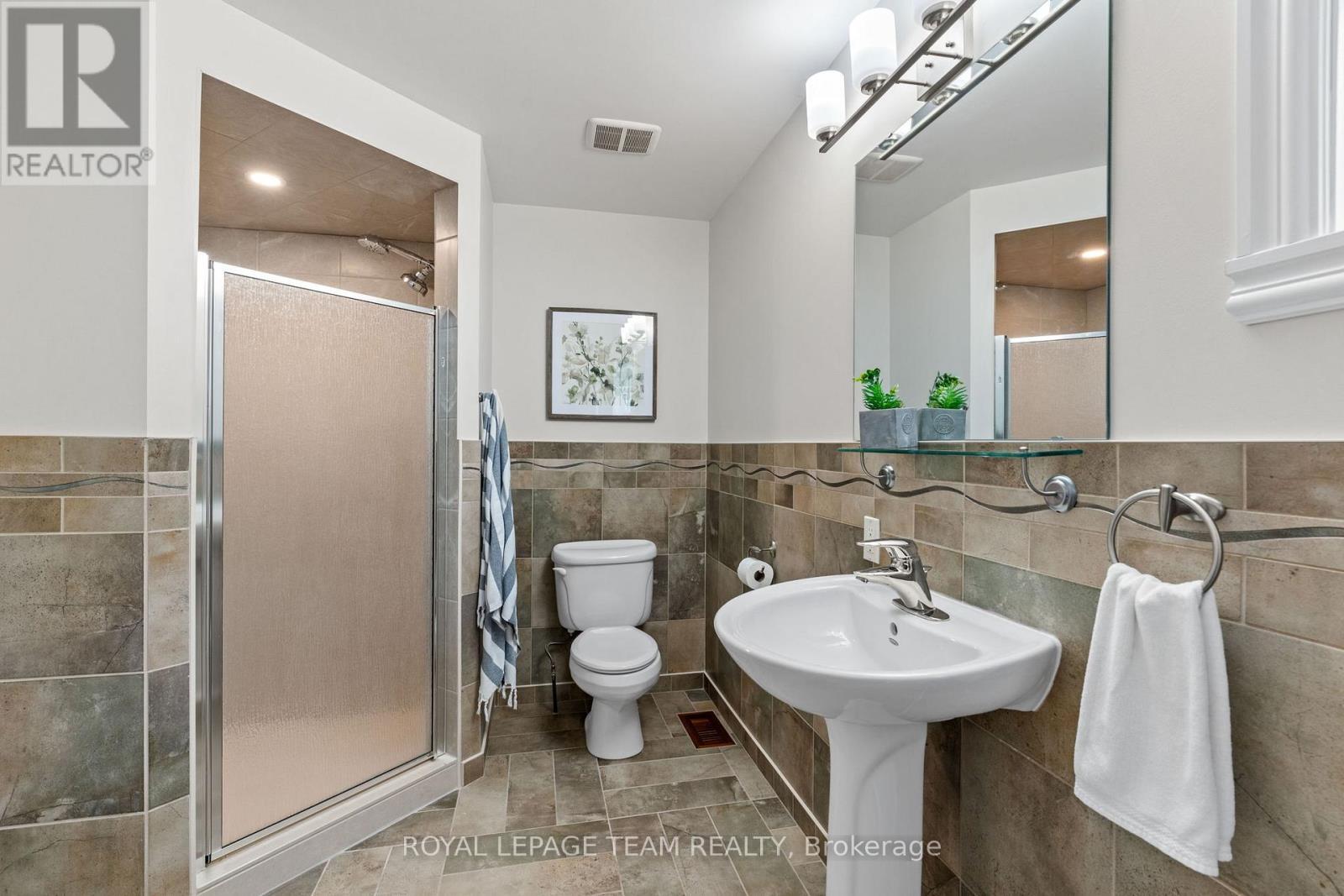 Second Floor Main Bath - 1526 Carsonby Road E, Ottawa, ON