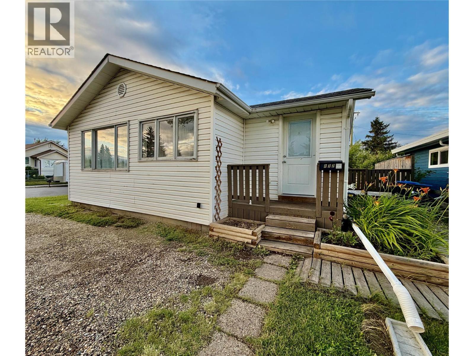 832 106 Avenue, Dawson Creek, BC - Outdoor