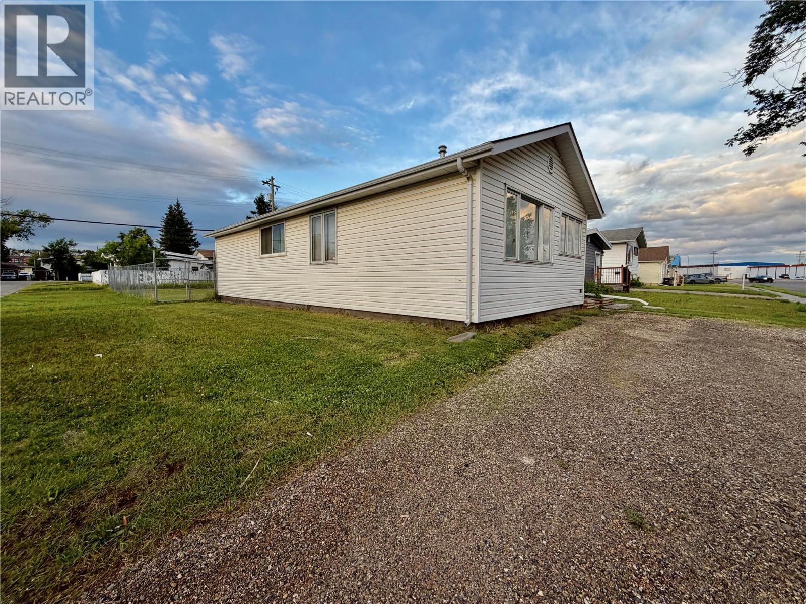 832 106 Avenue, Dawson Creek, BC - Outdoor