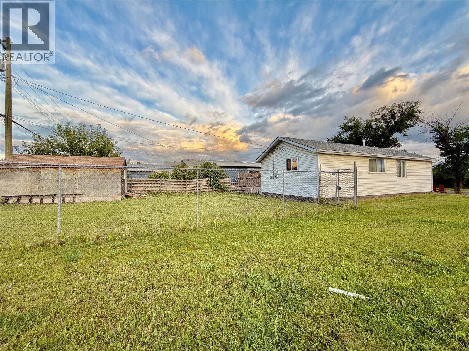 832 106 Avenue, Dawson Creek, BC - Outdoor