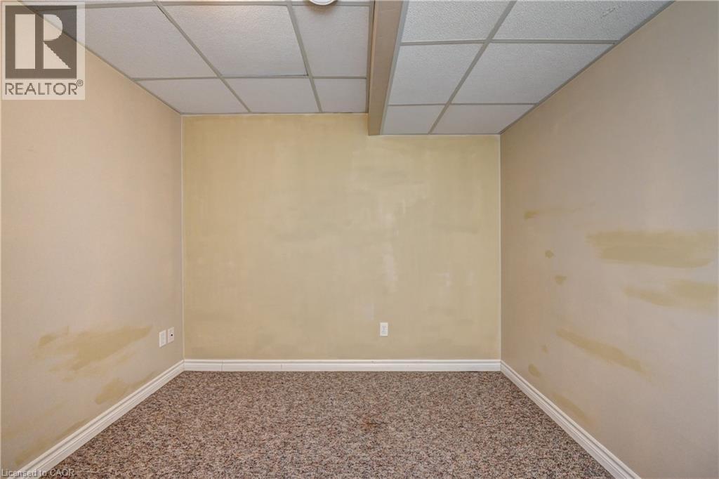 Image quality insufficient for description - 760 Paris Boulevard, Waterloo, ON
