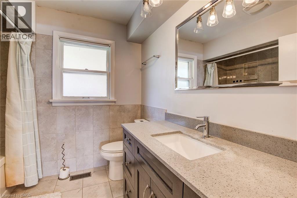 139 Elgin Crescent, Waterloo, ON