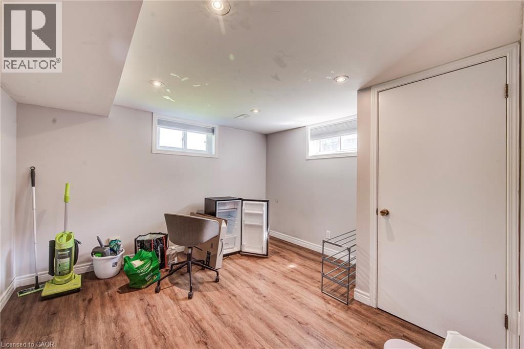 139 Elgin Crescent, Waterloo, ON