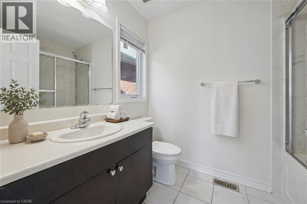 267 Grovehill Crescent, Kitchener, ON - Indoor Photo Showing Bathroom