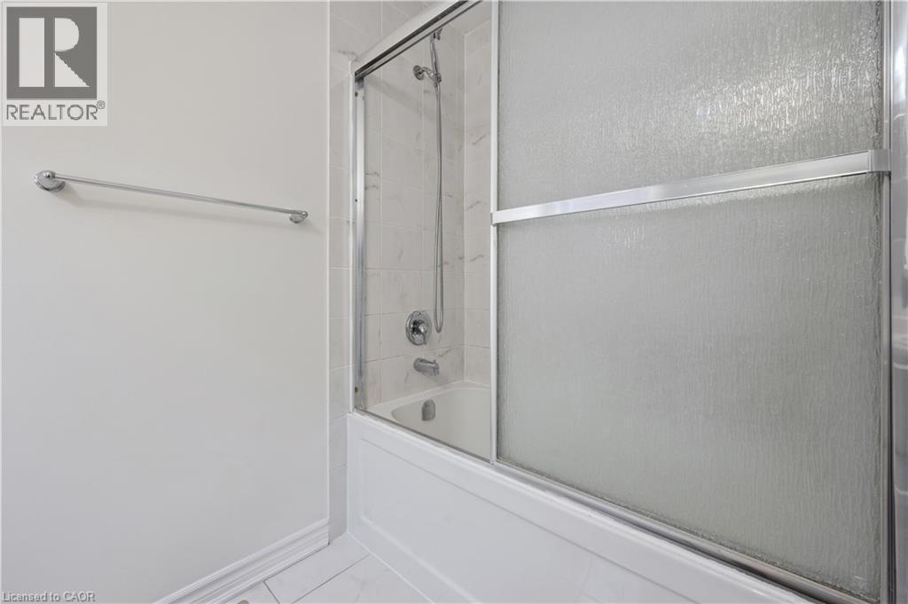267 Grovehill Crescent, Kitchener, ON - Indoor Photo Showing Bathroom