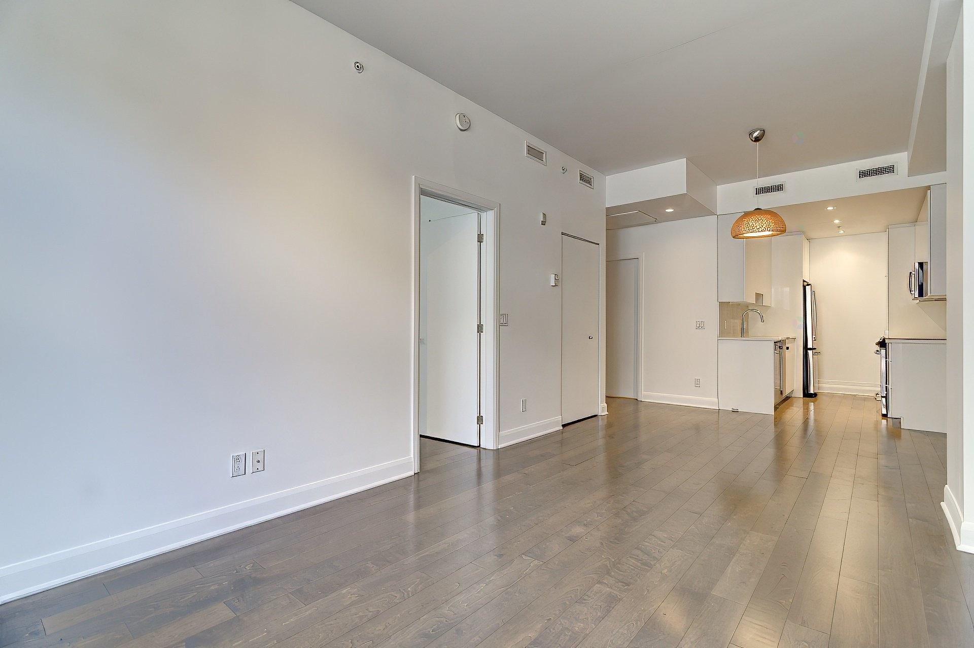 Living Room - 908-1181 Rue Bishop, Montréal (Ville-Marie), QC