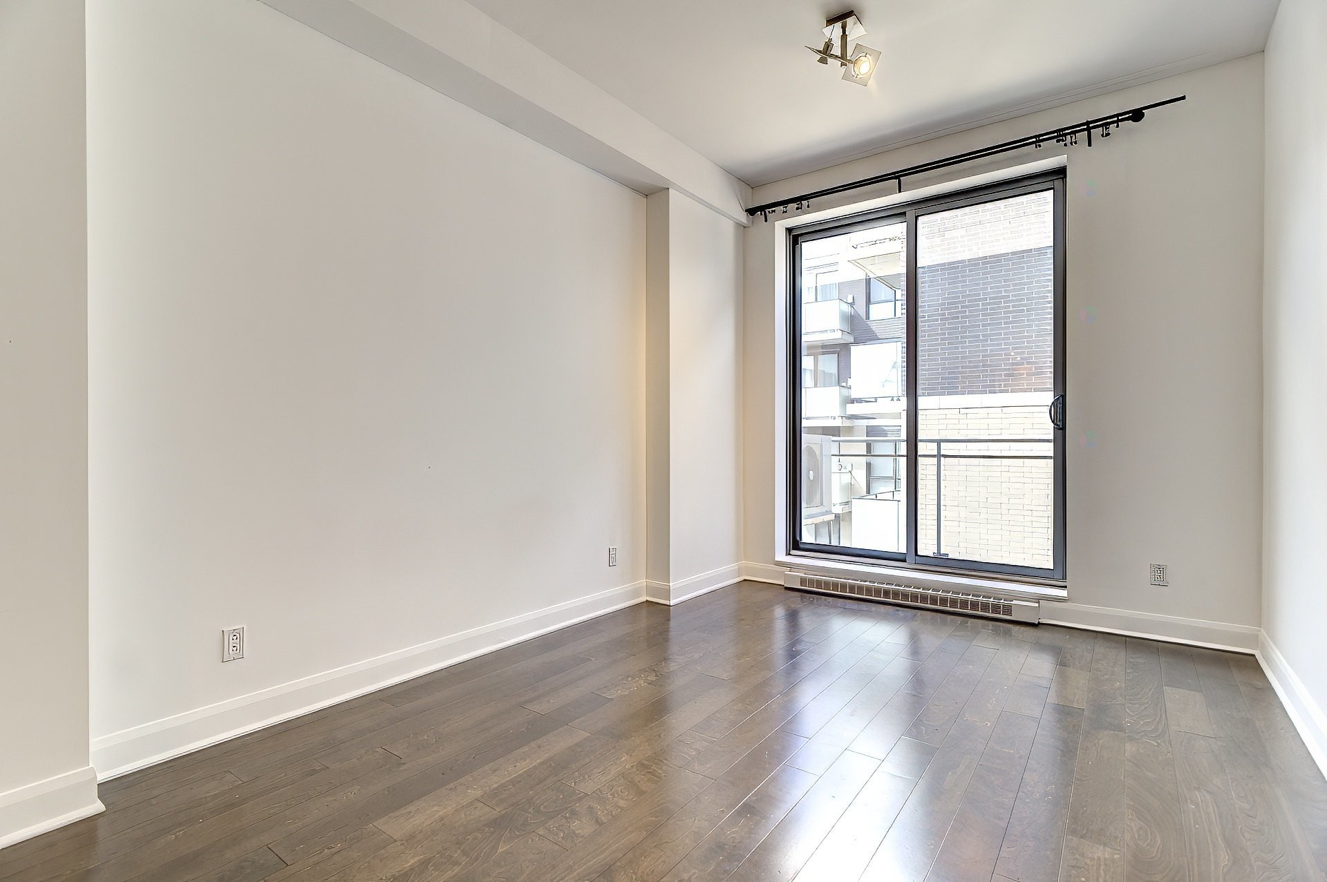 Living Room - 908-1181 Rue Bishop, Montréal (Ville-Marie), QC