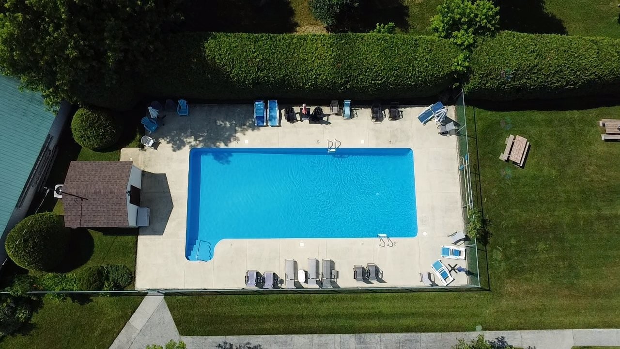 Pool - 202-1000 Rue Westmount, Ayer'S Cliff, QC