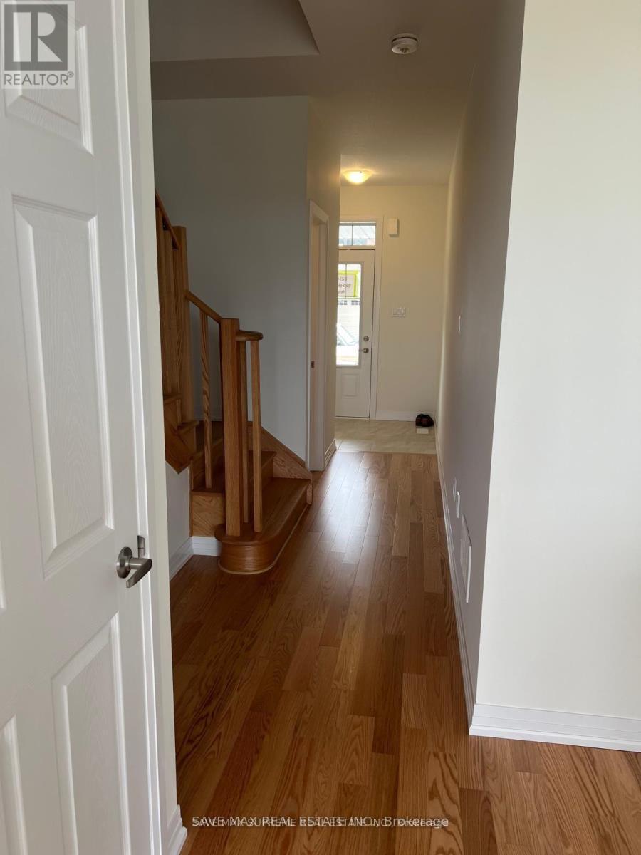 96 Selection Heights, Thorold, ON - Indoor Photo Showing Other Room