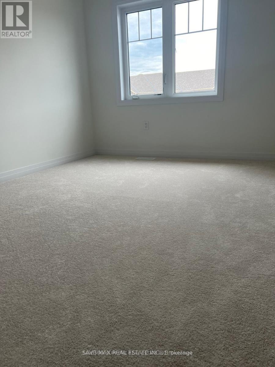 96 Selection Heights, Thorold, ON - Indoor Photo Showing Other Room