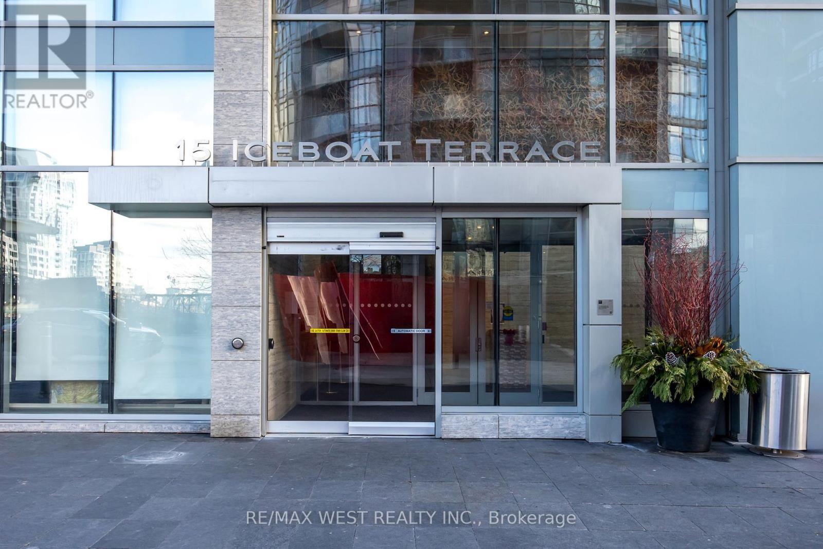 1106 - 15 Iceboat Terrace, Toronto, ON