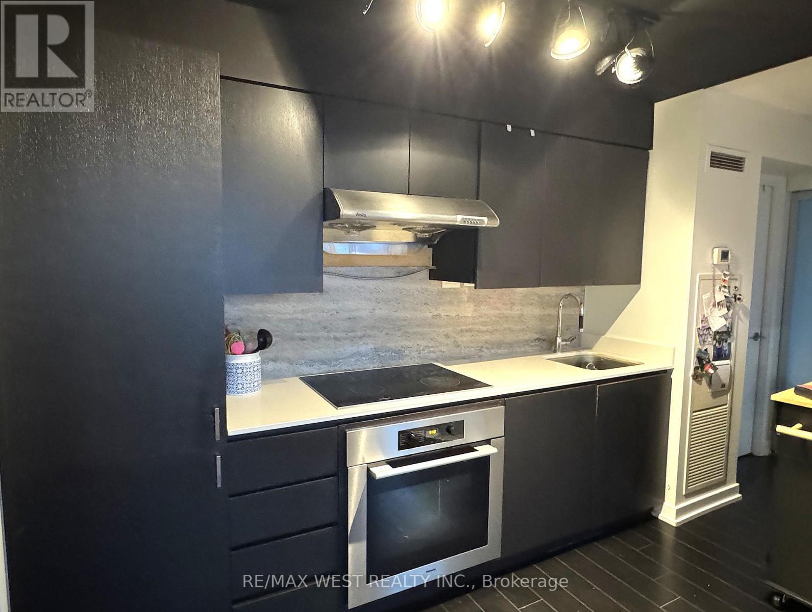 1106 - 15 Iceboat Terrace, Toronto, ON