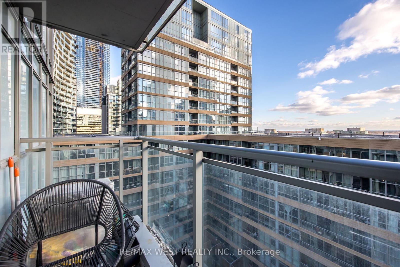 1106 - 15 Iceboat Terrace, Toronto, ON