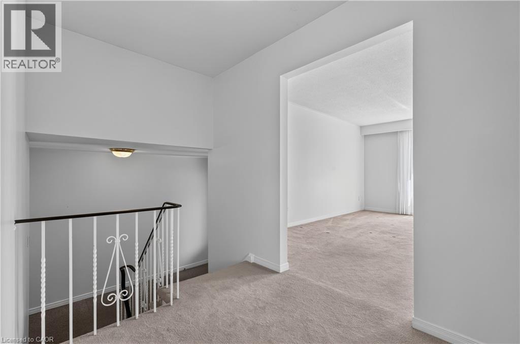Main level landing - 5051 Brady Avenue, Burlington, ON