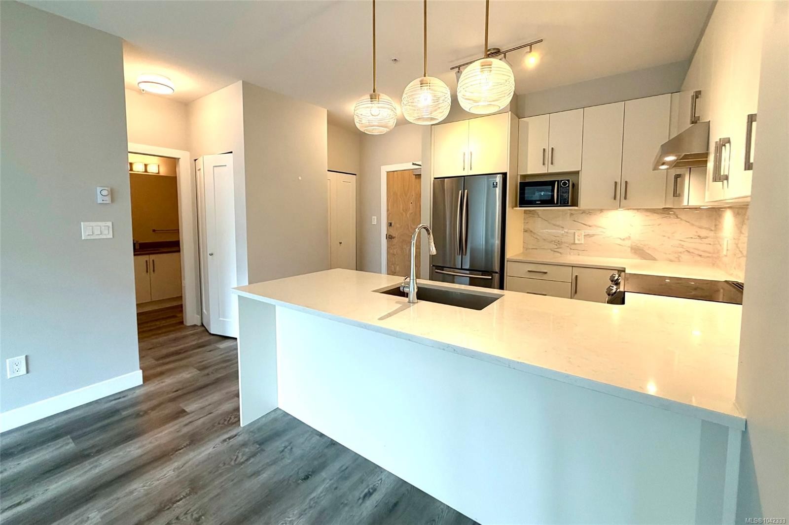 #308-20 Barsby Ave, Nanaimo, BC