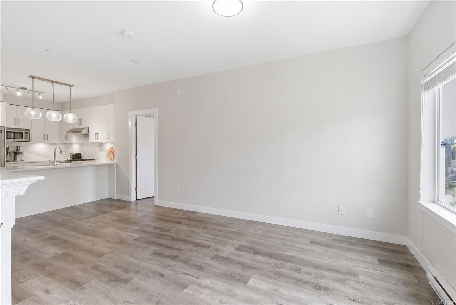 #308-20 Barsby Ave, Nanaimo, BC