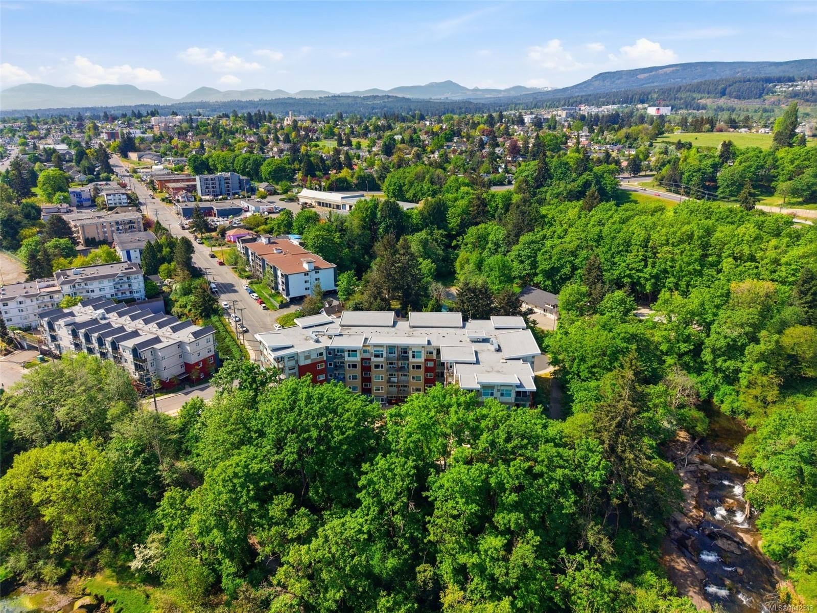 #308-20 Barsby Ave, Nanaimo, BC