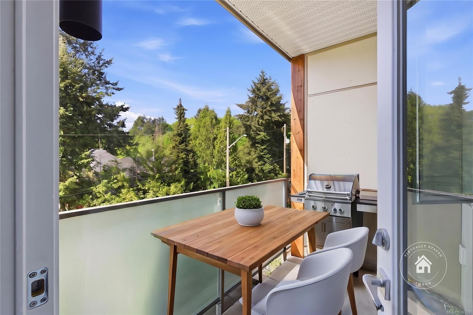 #308-20 Barsby Ave, Nanaimo, BC