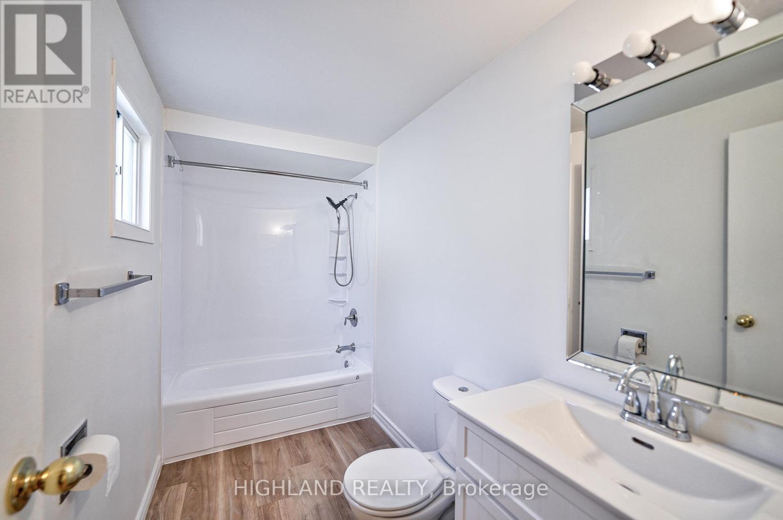 6455 Tisler Crescent, Mississauga, ON - Indoor Photo Showing Bathroom
