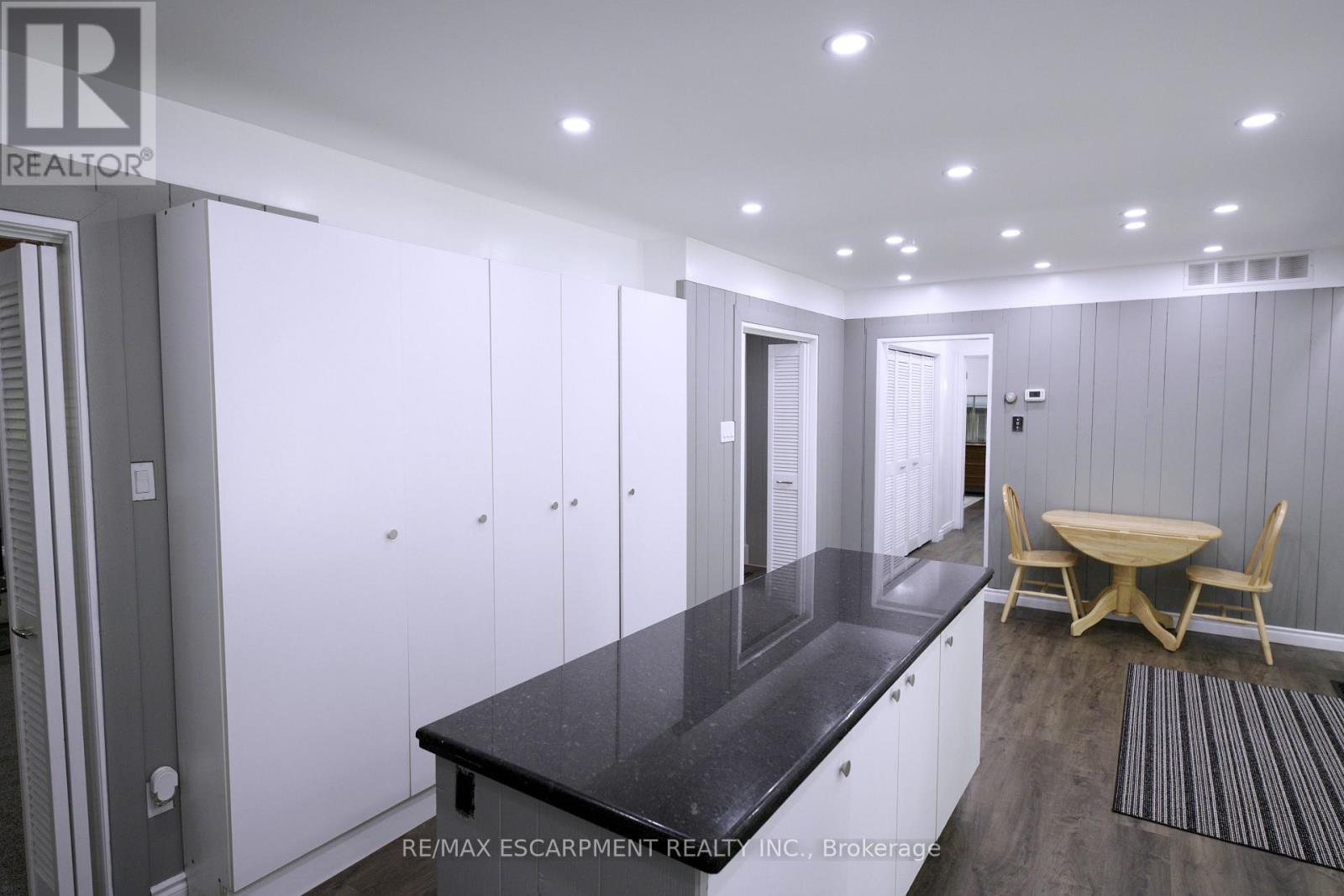 560 Crane Court, Burlington, ON