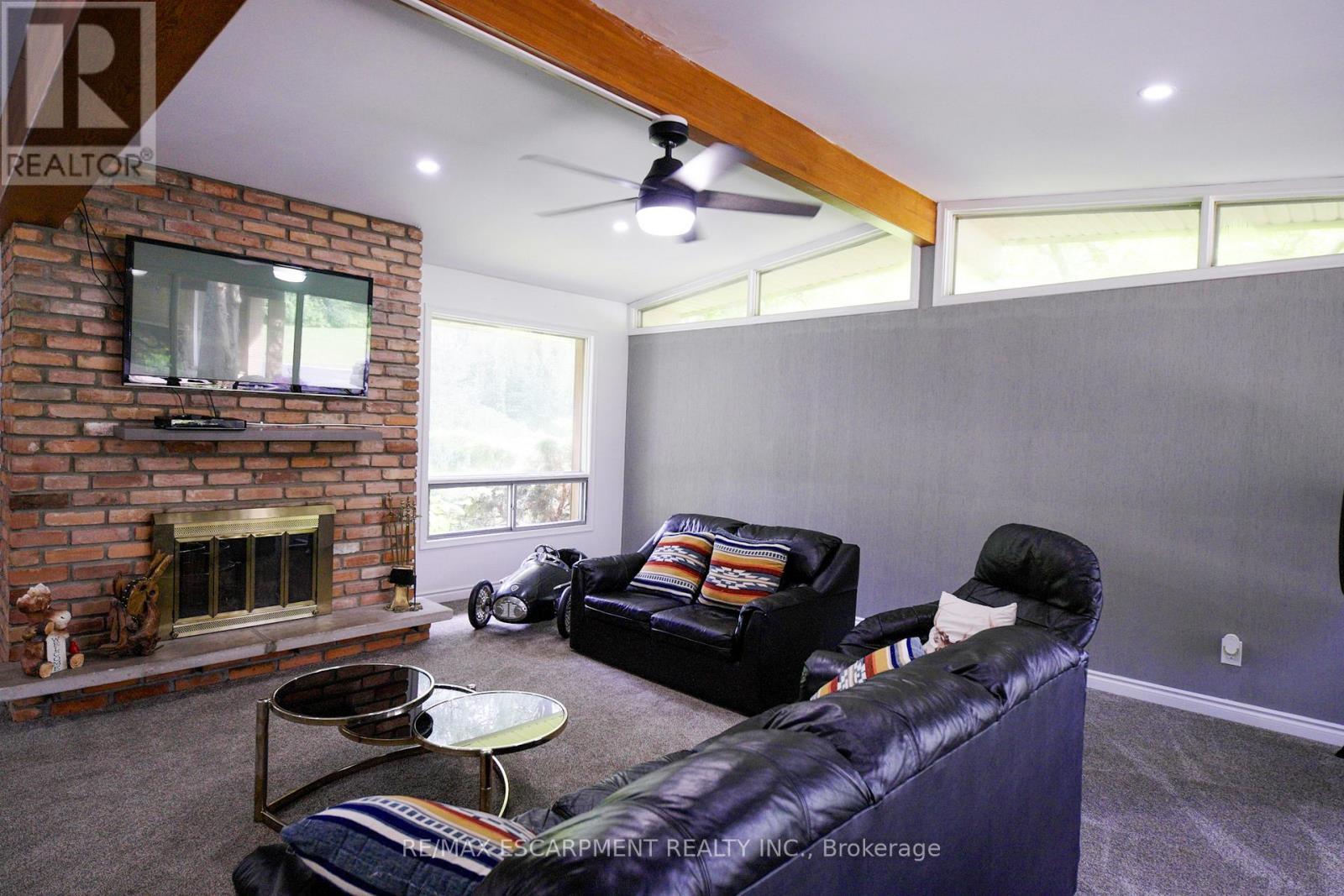 560 Crane Court, Burlington, ON