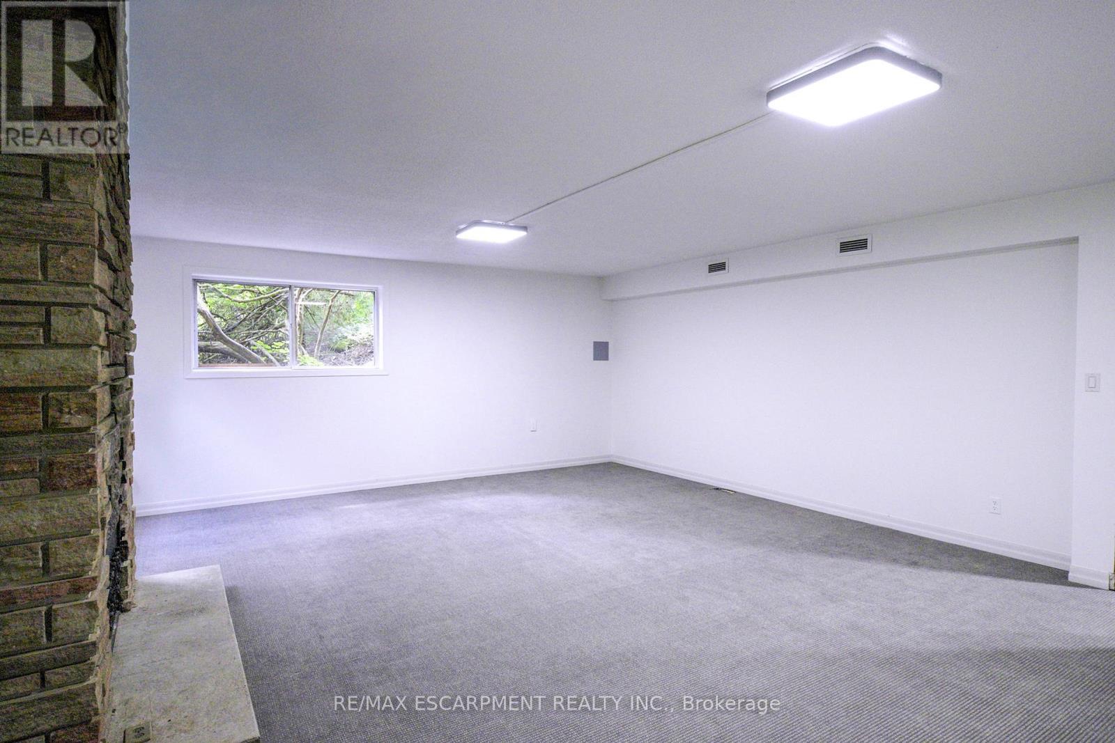 560 Crane Court, Burlington, ON