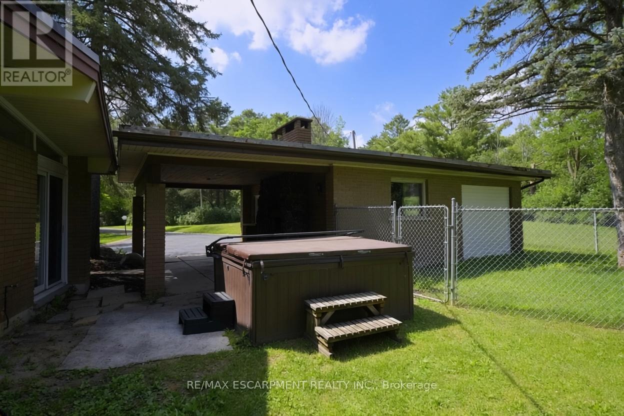 560 Crane Court, Burlington, ON