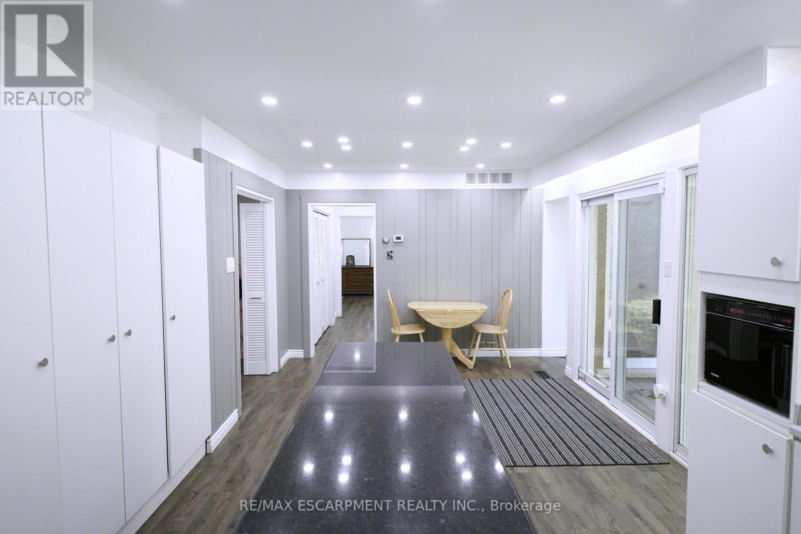 560 Crane Court, Burlington, ON